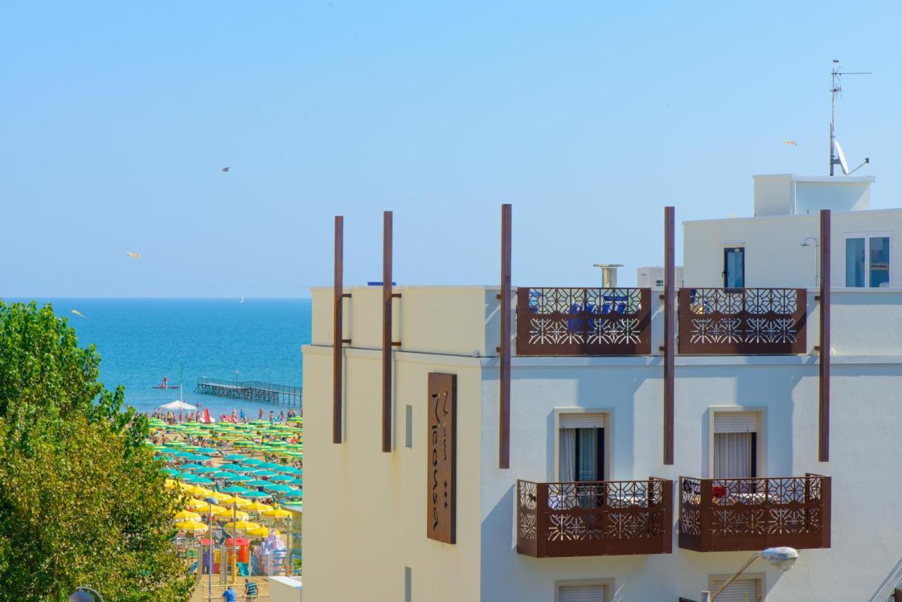 Hotel Nuova Medusa Римини Екстериор снимка
