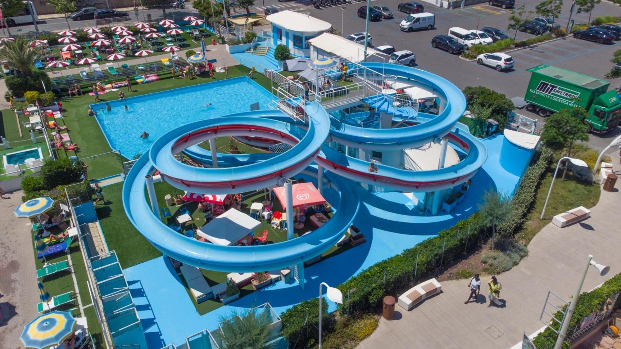 Hotel Nuova Medusa Римини Екстериор снимка