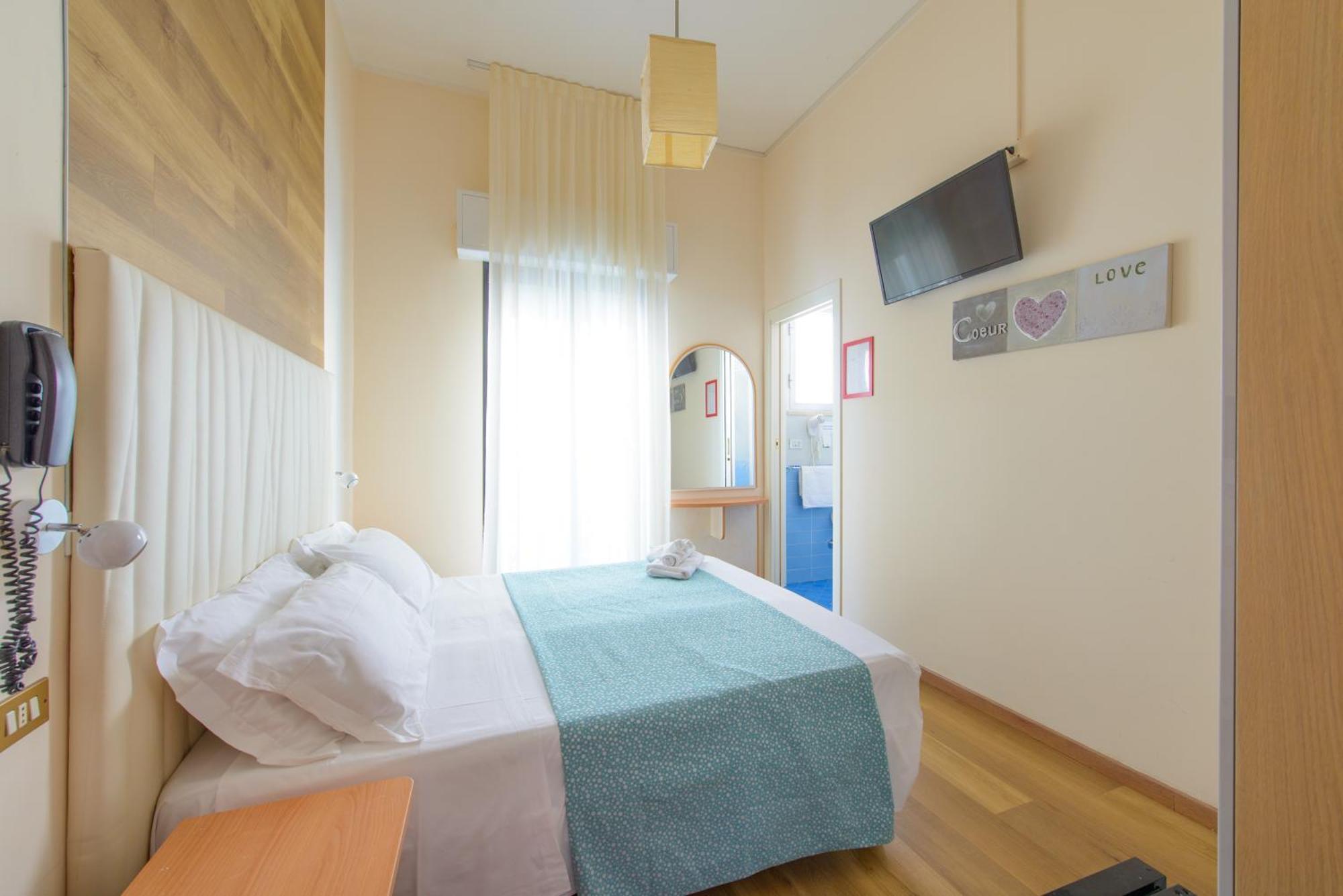 Hotel Nuova Medusa Римини Екстериор снимка