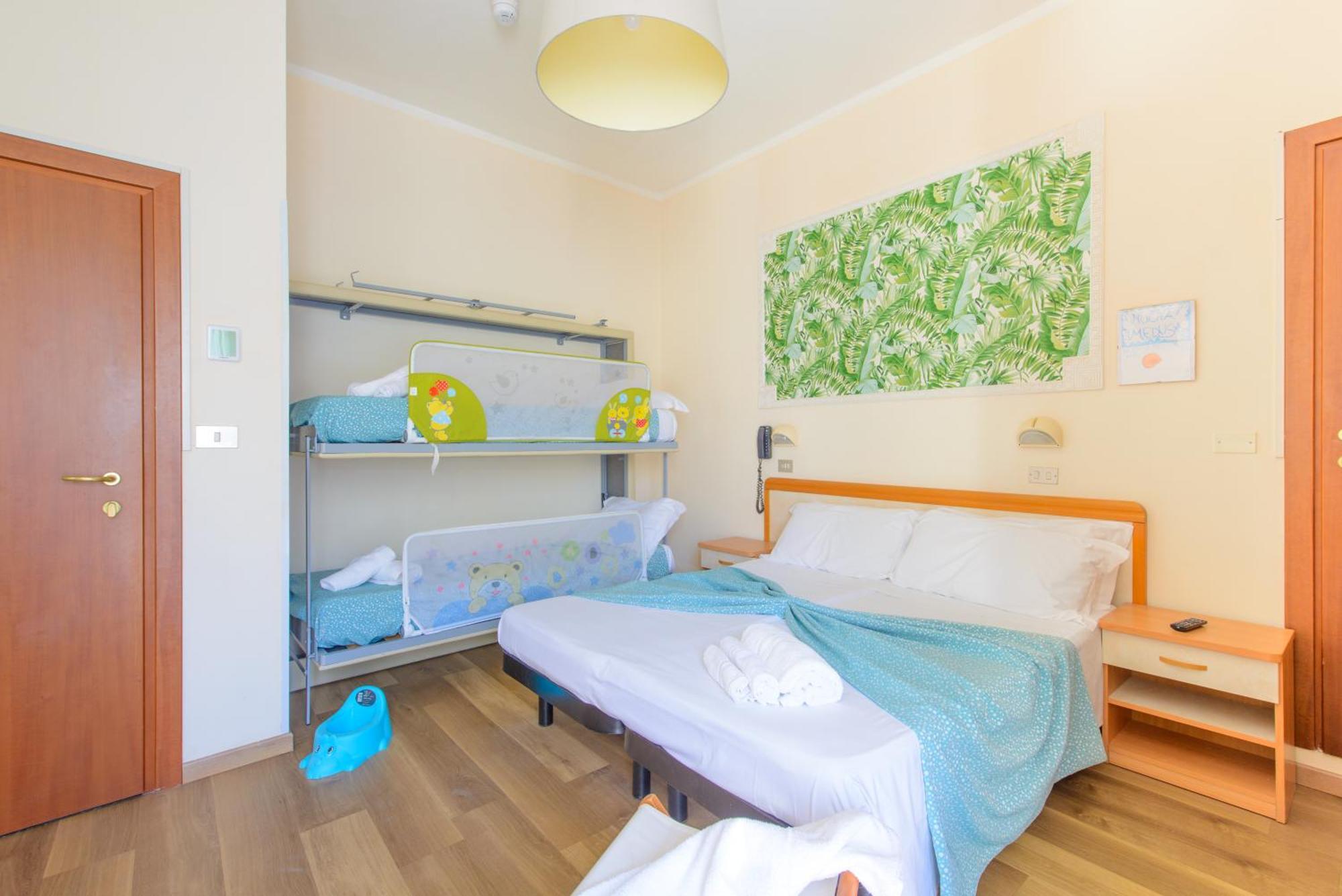 Hotel Nuova Medusa Римини Екстериор снимка