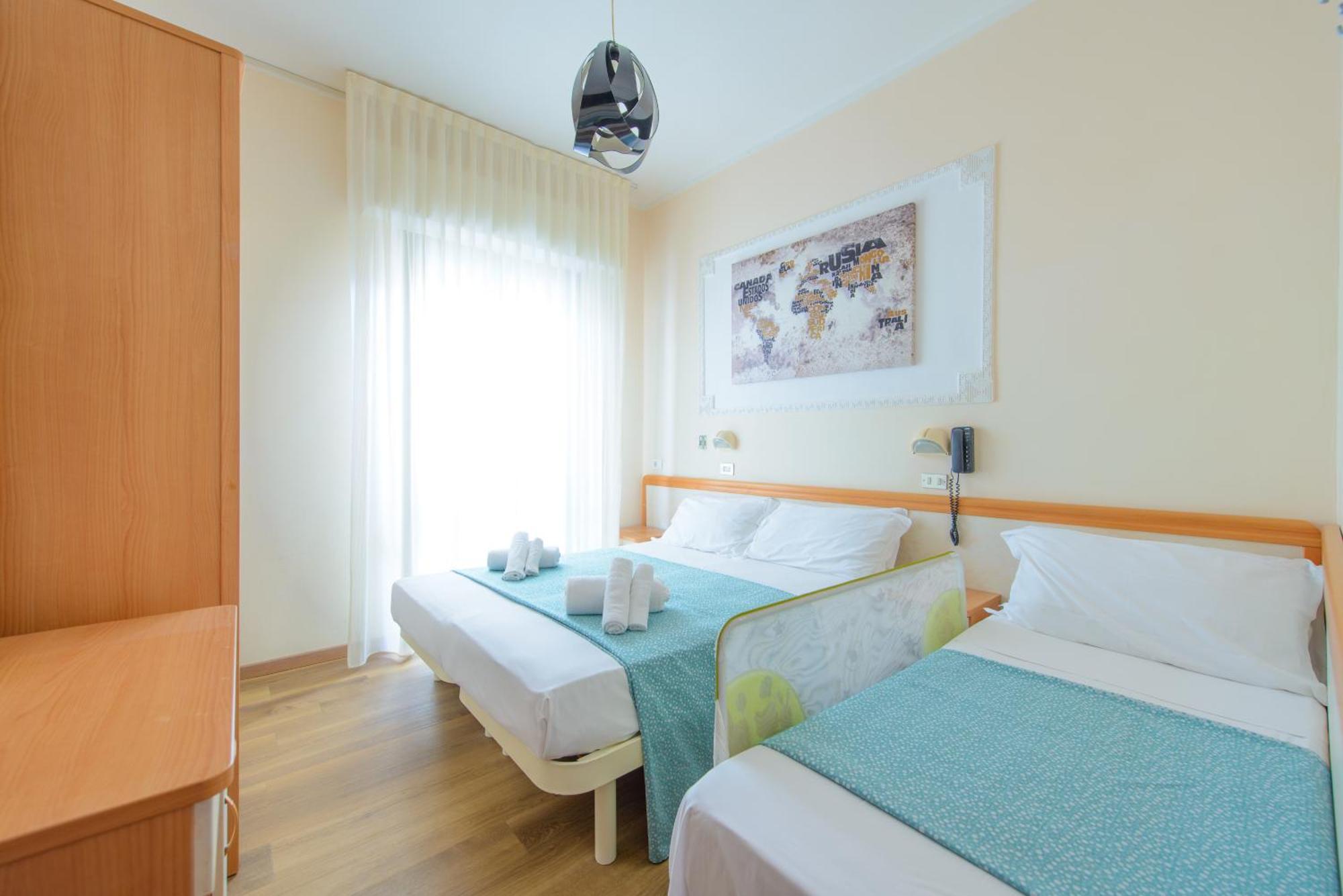 Hotel Nuova Medusa Римини Екстериор снимка